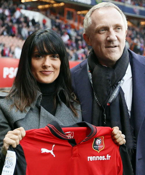 Salma Hayek, la fan número uno del equipo de fútbol de su esposo,  François-Henri Pinault