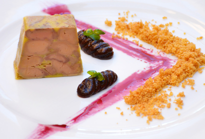 Terrina de 'foie gras' marmolado y puré de ciruelas pasas