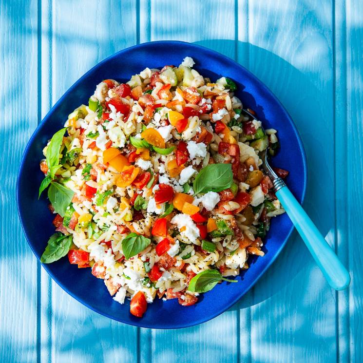 Ensalada Saludable De Pasta Orzo Y Feta