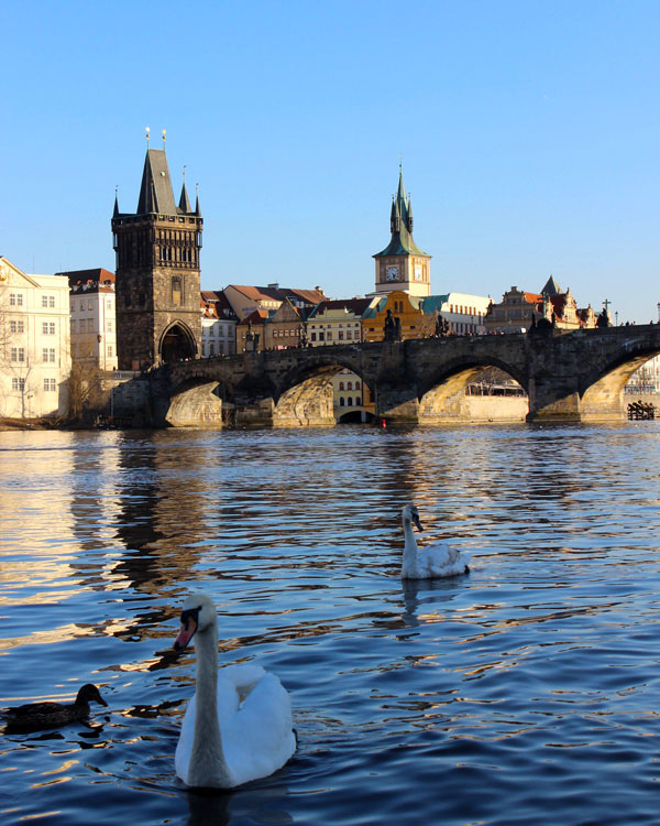 Praga-rio-puente