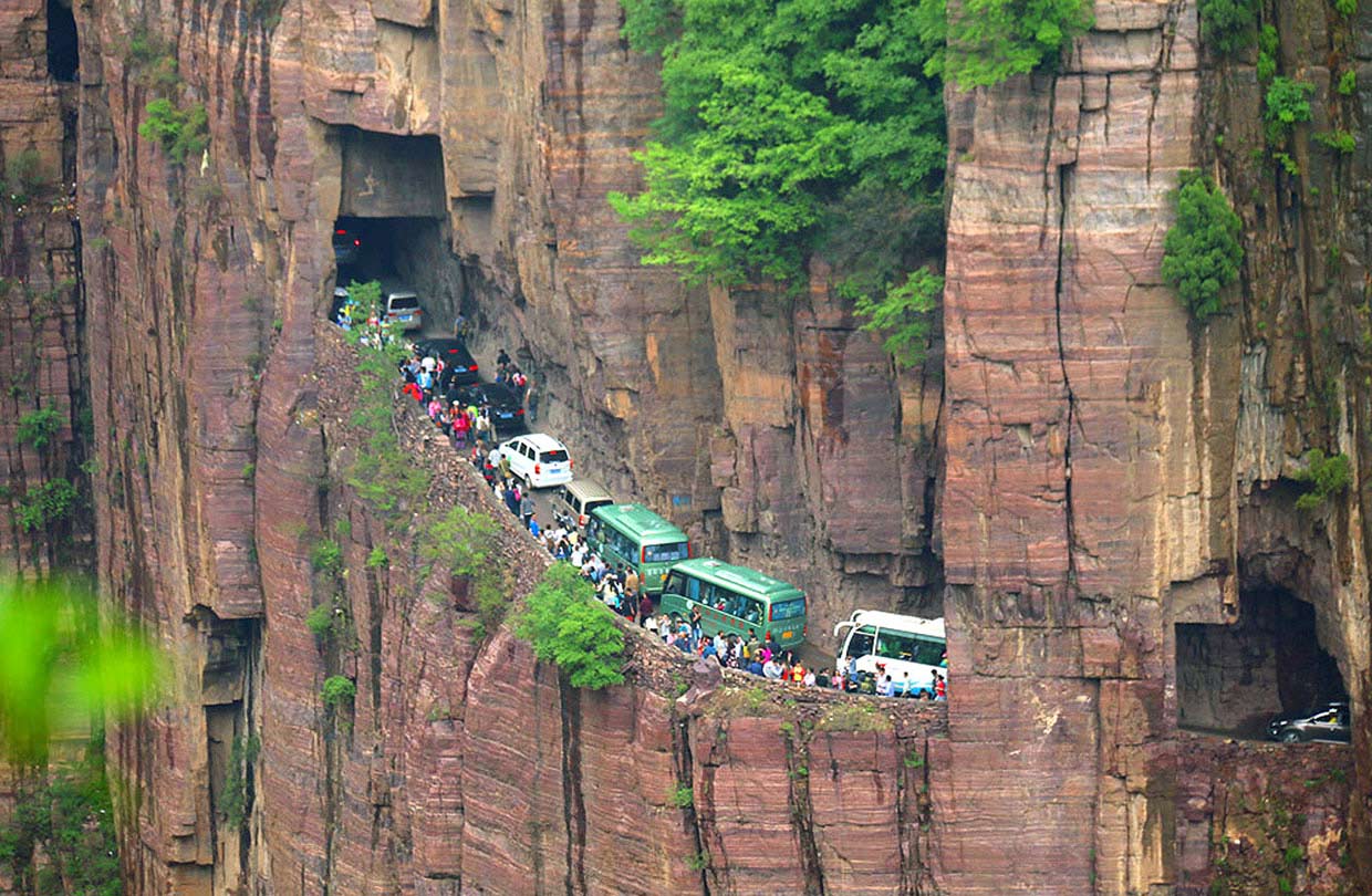 Самая опасная дорога в Китае на горе ГУО Лян Сун