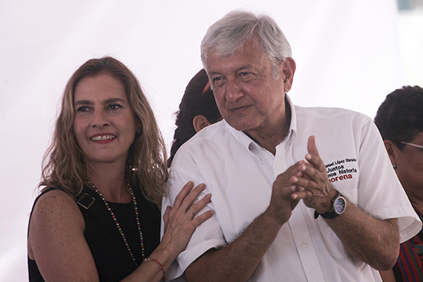 López Obrador y Beatriz Gutiérrez