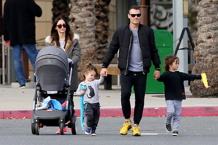 Megan Fox y Brian Austin Green con sus tres hijos