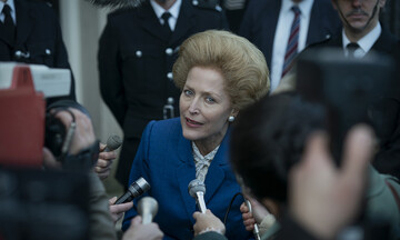 Gillian Anderson como Margaret Thatcher en The Crown 