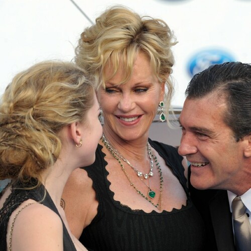 Melanie Griffith y Antonio Banderas se deshacen en halagos con su hija Stella en el día de su cumpleaños