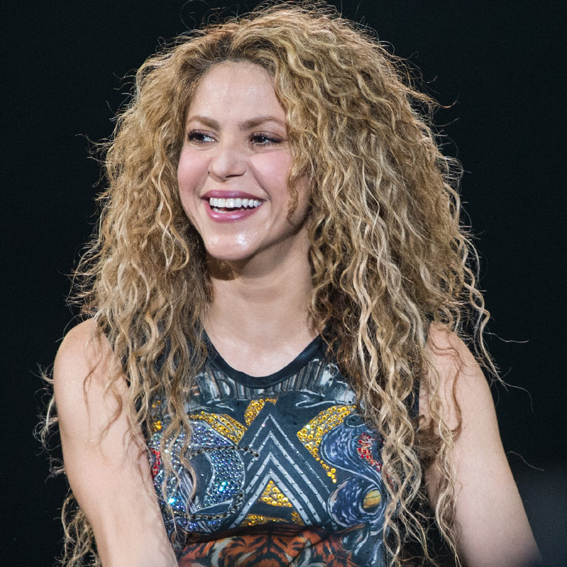 Shakira divide a sus fans con su nuevo look Foto 2