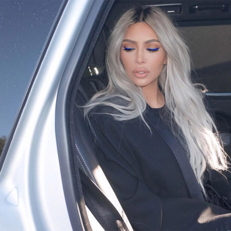 El 'eyeliner' azul es la nueva tendencia y Kim Kardashian ...