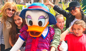 ¡Daisy Duck! La mejor amiga de Salma Hayek y Valentina en Disney