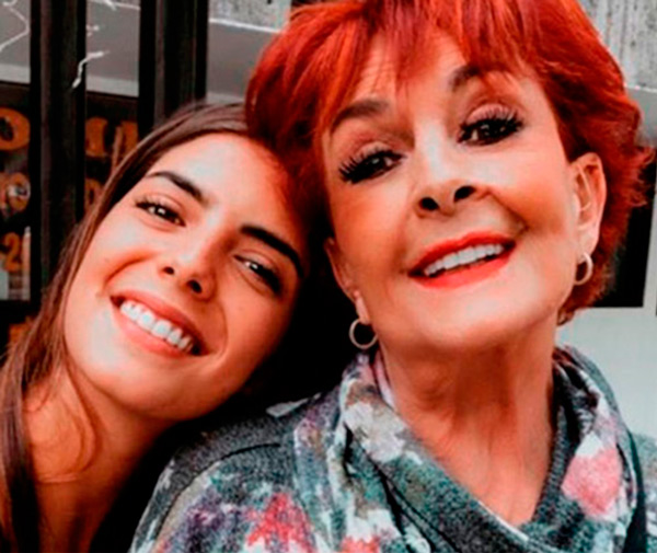 Talina Fernández y su nieta María Levy