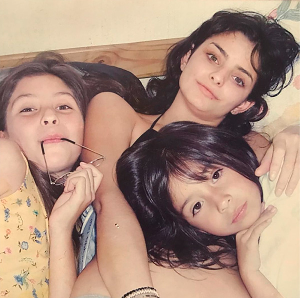 Aislinn Derbez foto de la infancia con sus hermanas Michelle y Chiara Aguilera