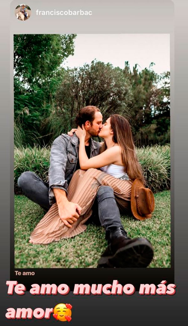 Camila Fernández y su esposo en una romántica foto