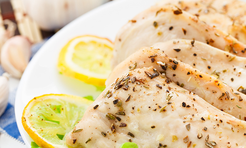 Descubre cómo preparar pollo al horno con limón y jengibre ...