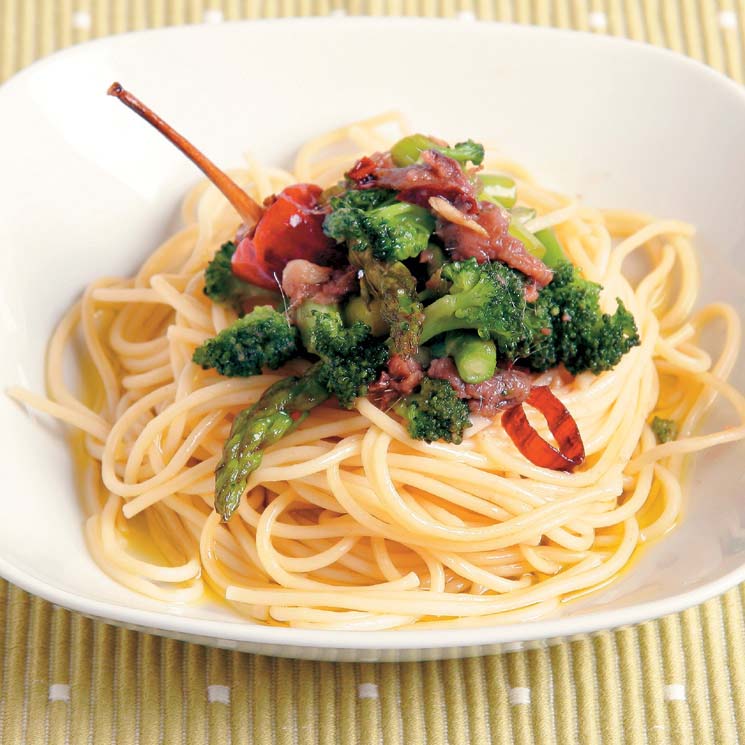 espagueti-verduras-anchoas