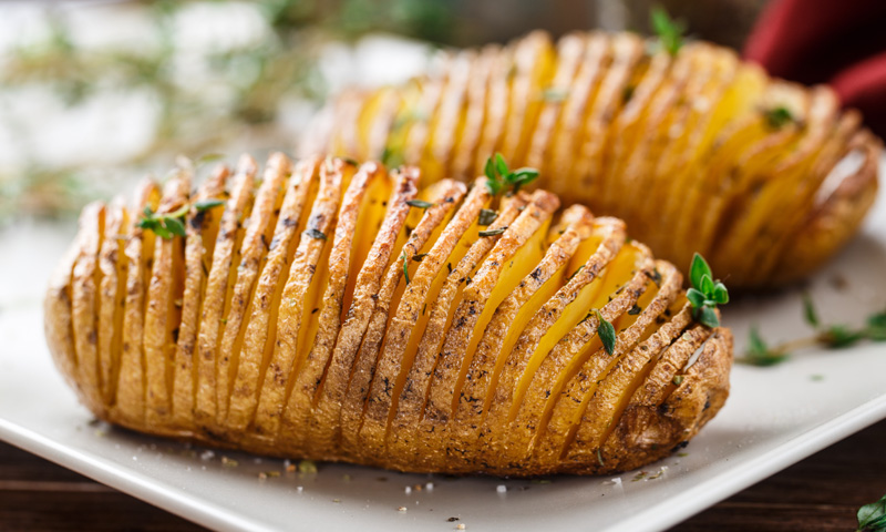 Patatas Hasselback: Receta Para Cocinarlas, Paso A Paso