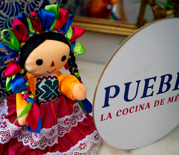 Muñeca típica de Puebla