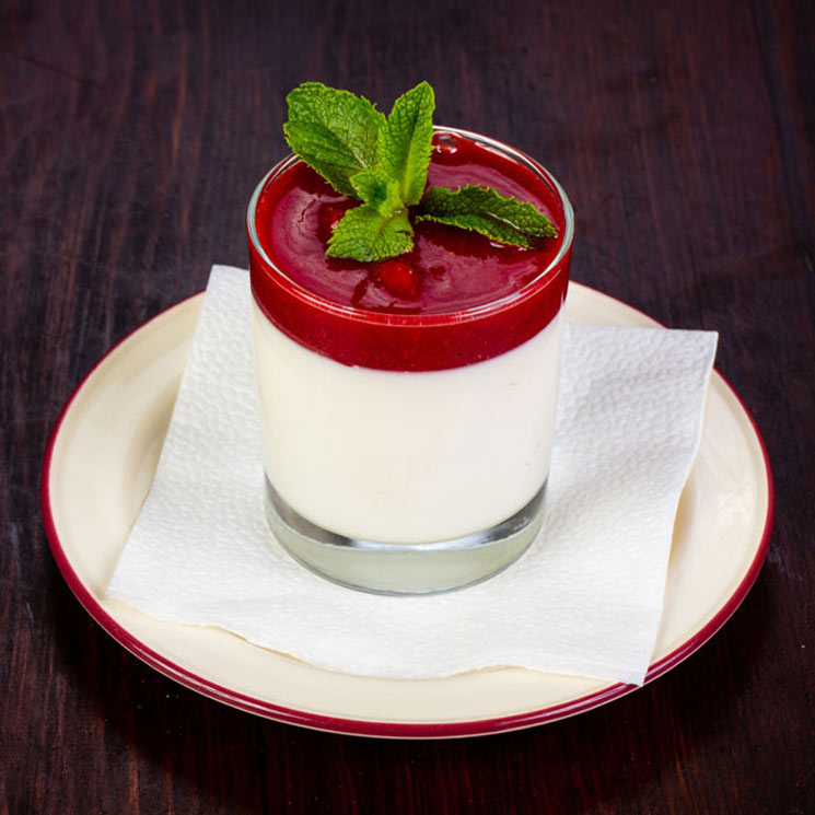 Panna Cotta De Vainilla Con Coulis De Frambuesas 4754