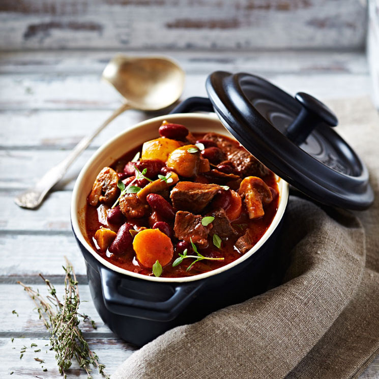 Goulash' con verduras y champiñones