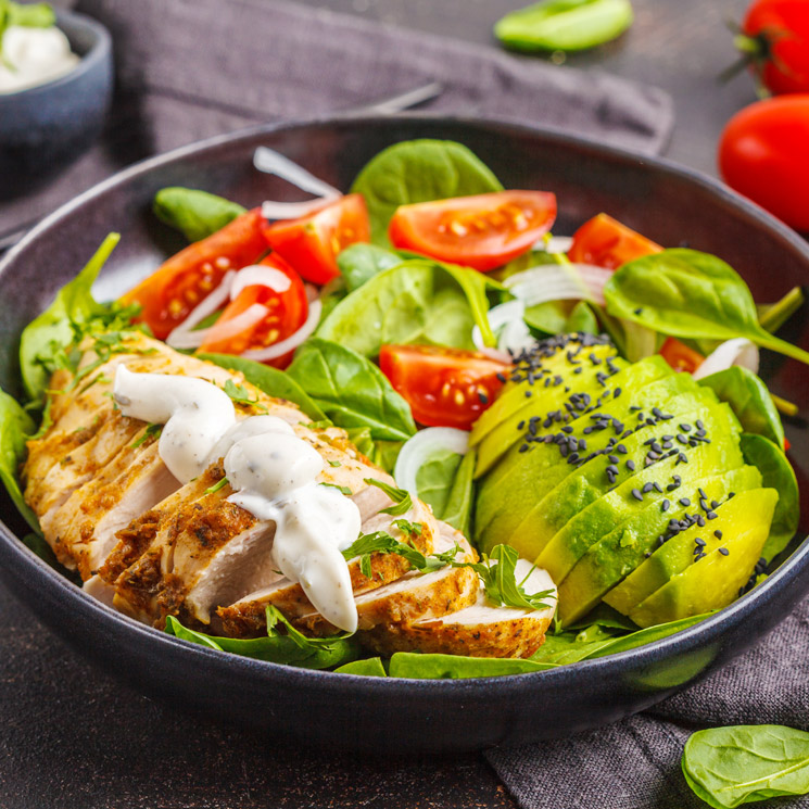 Ensalada de pollo y aguacate