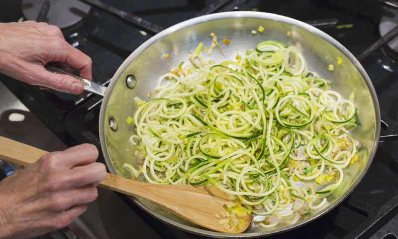 Saltear los mejores trucos para dominar esta técnica de cocina