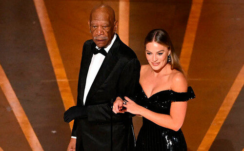 ¿Por qué llevaba Morgan Freeman un solo guante en la gala de los Oscar?