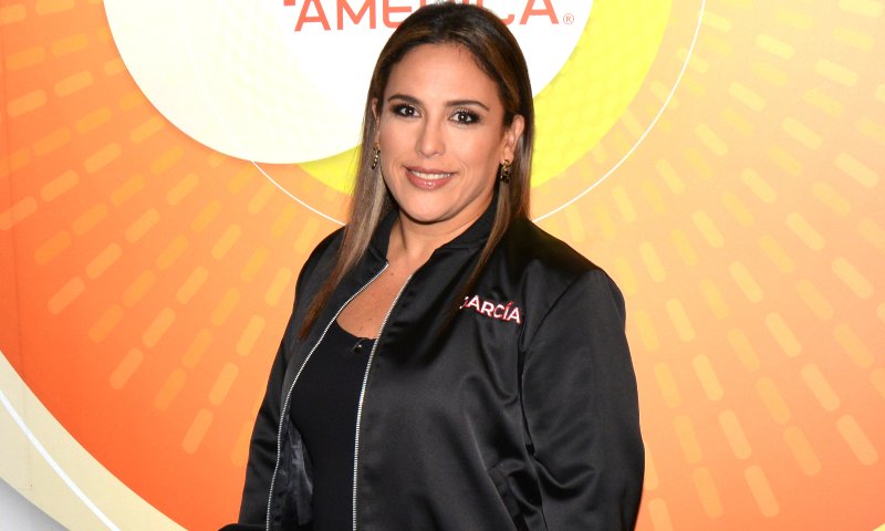 Angelica Vale Explica Las Razones Por La Que Su Hija Casi No Habla Espanol