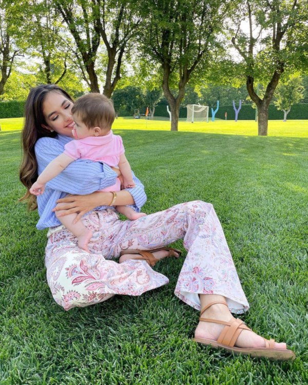 Sharon Fonseca posa con su hija Blu