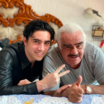 Alex Fernández comparte detalles de la mejoría de su abuelo Don Chente: ‘Me impresionó bastante’