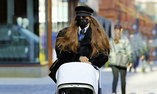 Gigi Hadid, la mamá más chic en su primer paseo con su bebé por Nueva York