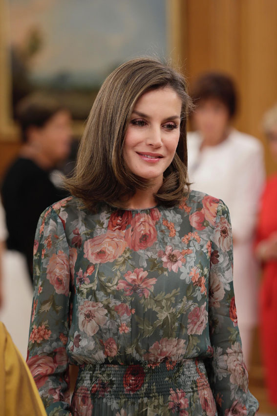 La Reina Letizia Estrena La última Novedad De Zara Un Vestido De