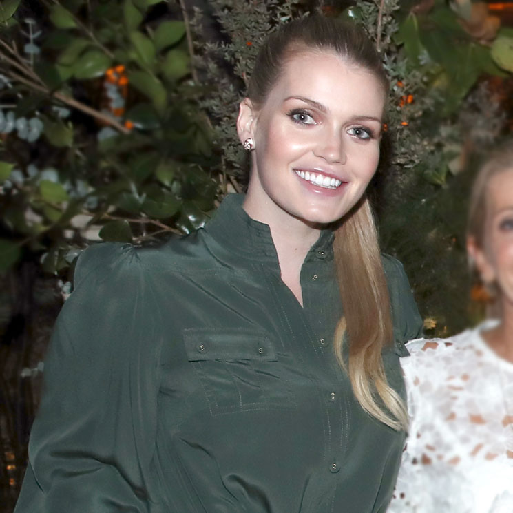 Lady Kitty Spencer desafía los códigos de invitada con un ...