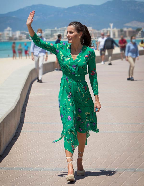 Do A Letizia Su Trucos Para Que Las Alpargatas Con Cu A Estilicen Como Unos Tacones Foto