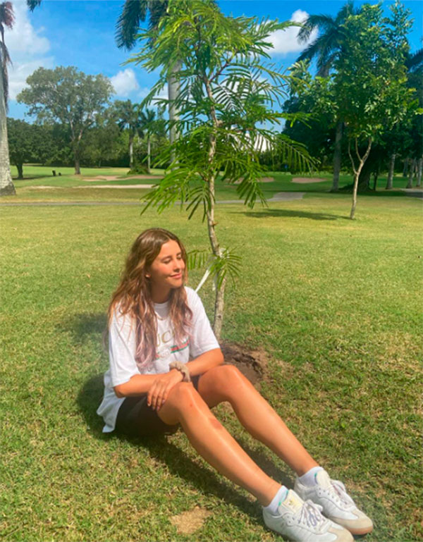 Paulina Goto árbol en Tampico en honor a su papá