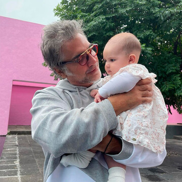 El Potrillo presume su emocionante encuentro con su nieta Cayetana: '¡La más hermosa!'