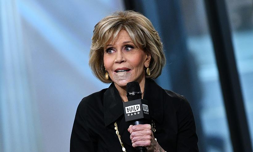 Jane Fonda afirma encontrarse 'bien' después de enfrentarse a un crecimiento cancerígeno