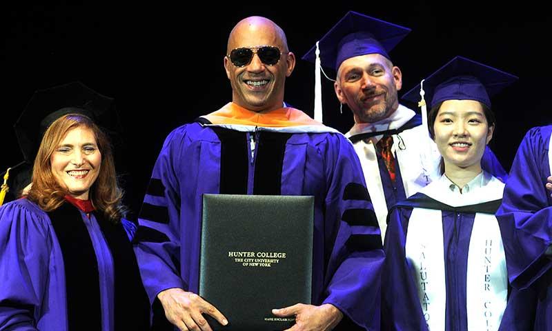 ¡30 años después! Vin Diesel recibió  un doctorado luego de haber dejado la universidad