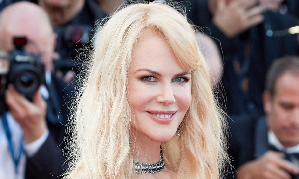 Optimista, Nicole Kidman bromea sobre su tobillo roto: ‘Casi de vuelta con el pie derecho’