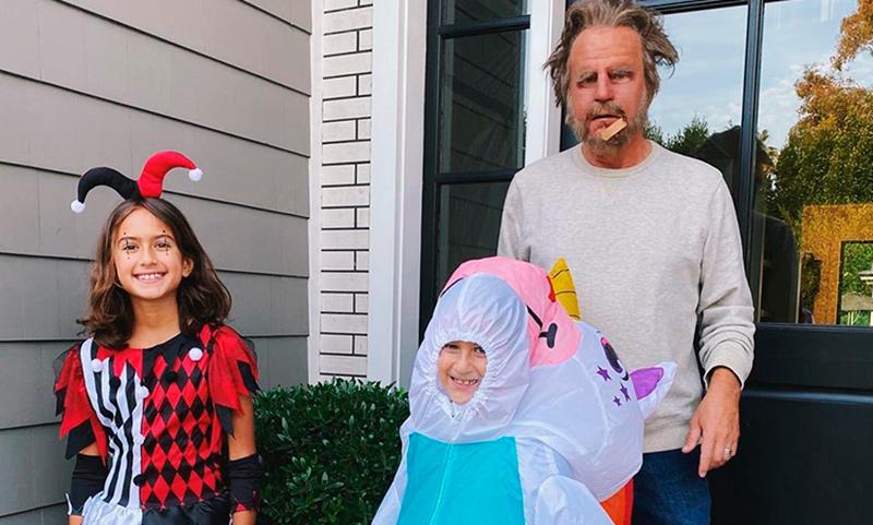 ¿Bruce Willis, eres tú? El actor el disfraz con el que celebró Halloween con sus hijas