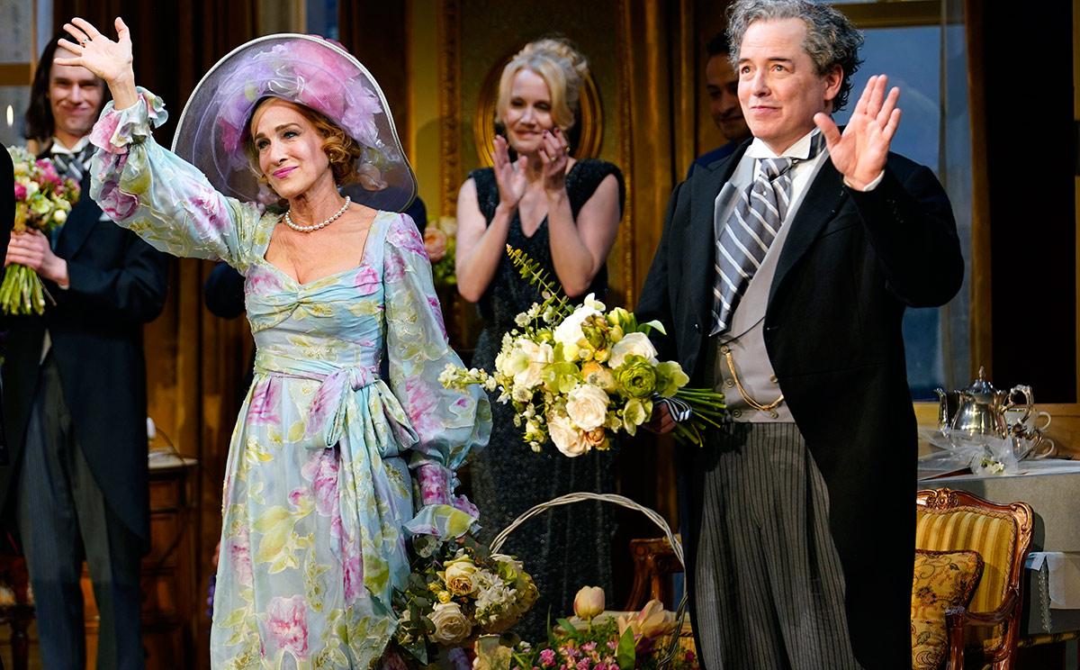 Después que su esposo, Sarah Jessica Parker da positivo a Covid y cancelan su obra en Broadway