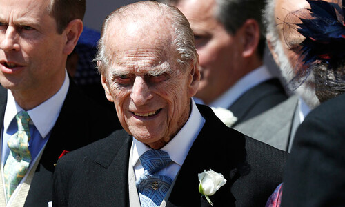 El Duque de Edimburgo ha sido hospitalizado mientras la Reina viaja en solitario a Sandringham