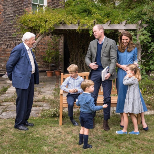 Duques de Cambridge, sus hijos y el naturalista David Attenborough