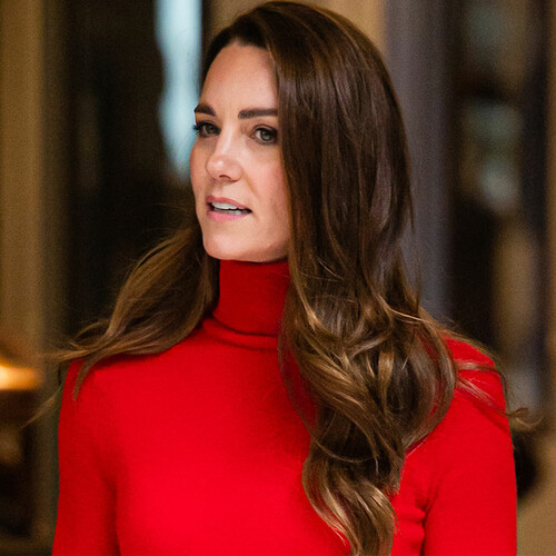 Kate Middleton, en lady in red para dar uno de sus discursos más importantes