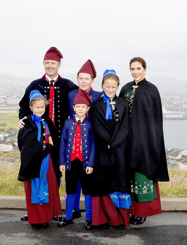 La familia real danesa, escapada familiar a las Islas ...