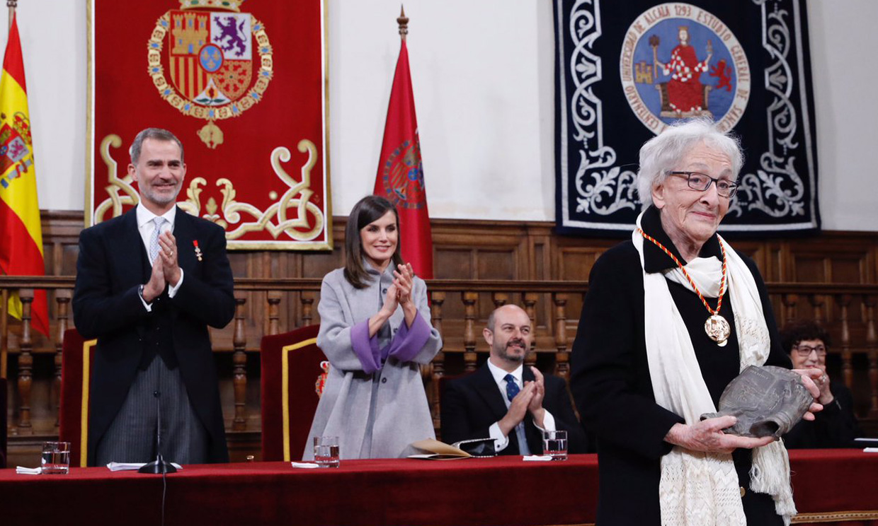 Premio Cervantes 2019: Los Reyes Entregan El Premio Cervantes A La ...