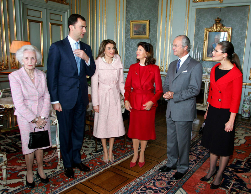 Reyes Felipe y Letizia con la familia real sueca