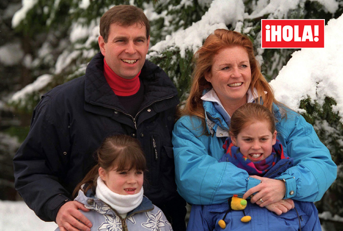 El príncipe Andrés y Sarah Ferguson con sus hijas
