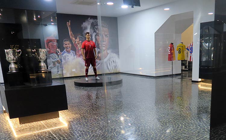 Funchal-Museo-Ronaldo-Portugal-6