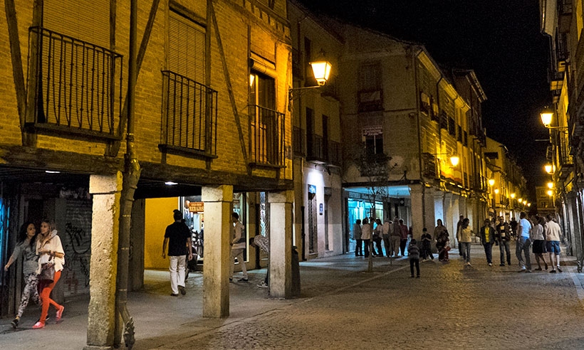 Calle Mayor, por aquí pasa la vida en Alcalá de Henares