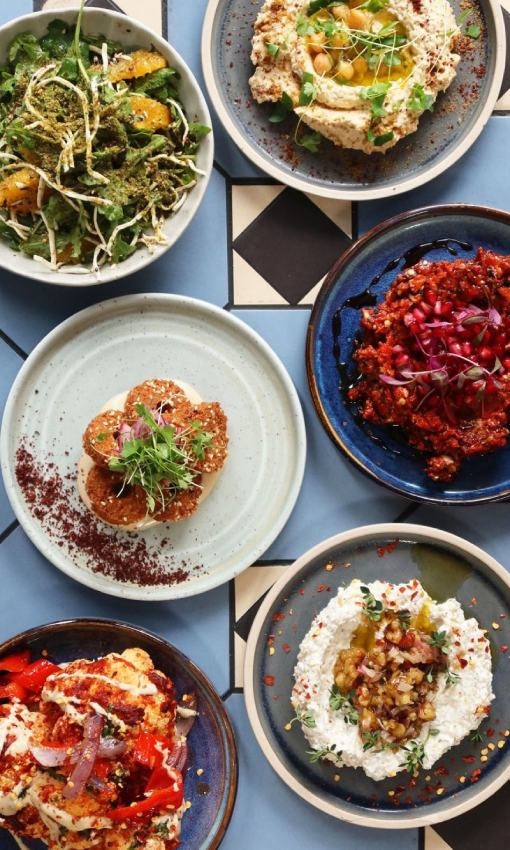 Platos del restaurante Imad‘s Syrian Kitchen una de las novedades gastronómicas de la capital británica en 2021.