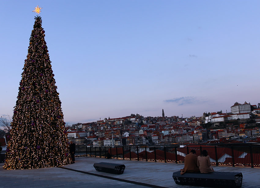 Vistas de Oporto en Navidad desde la terraza de WOW